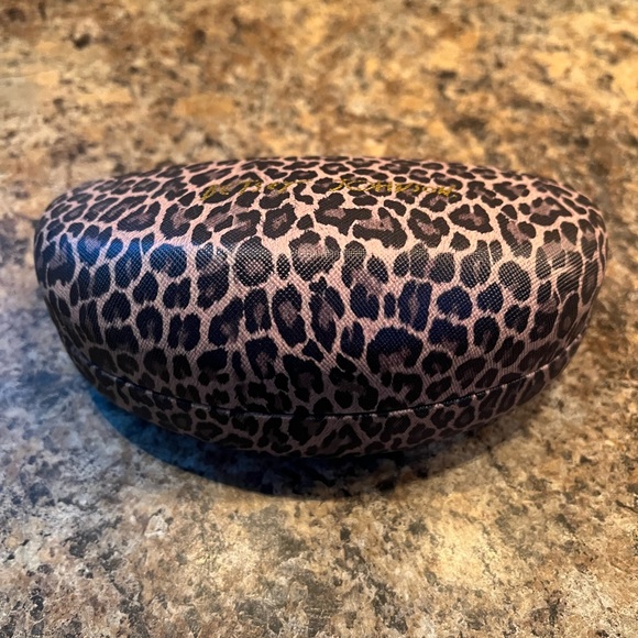 Betsey Johnson Leopard Print Sunglasses Case - Picture 2 of 4